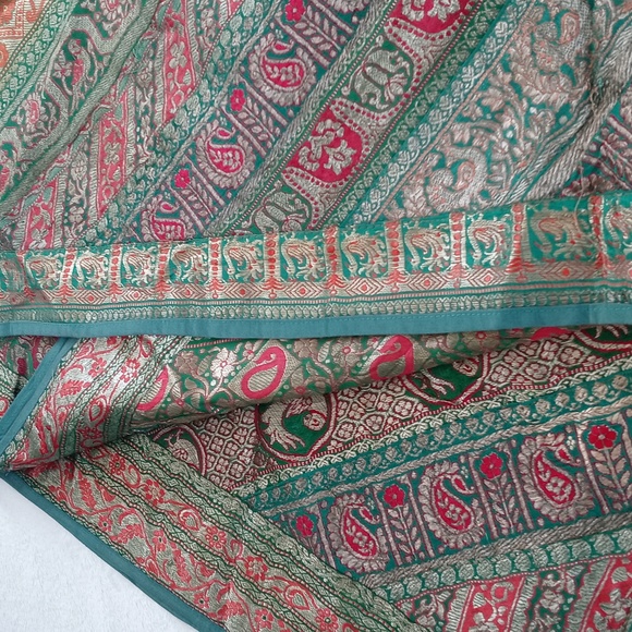 Unique Gorgeous Silk Green Patchwork Batik Bedspread / Tapestry from India - Picture 7 of 14